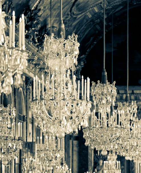 Baroque chandeliers, "tradition"